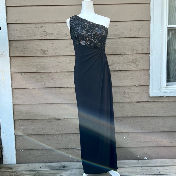 HP! NWT! Ralph Lauren Evening One Shoulder Sequin Bodice Jersey Gown - Picture 4 of 9
